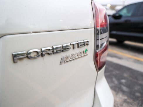 Used 2016 Subaru Forester 2.5i Premium w/ All-Weather Package image 12