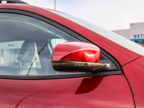 Used 2019 Jeep Cherokee Latitude Plus image 10