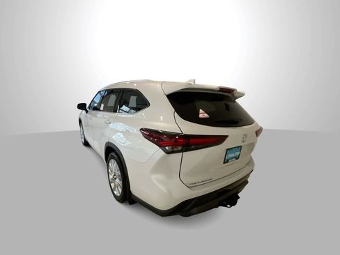 New 2026 Toyota Highlander Limited AWD/4WD image 6