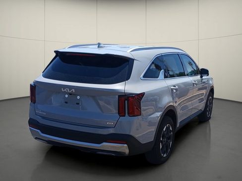 Used 2025 Kia Sorento S AWD/4WD image 7