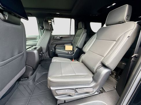 New 2026 Chevrolet Suburban Premier AWD/4WD image 26