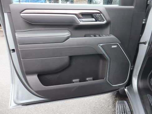 Used 2025 Chevrolet Silverado 2500 LTZ w/ LTZ Plus Package image 19