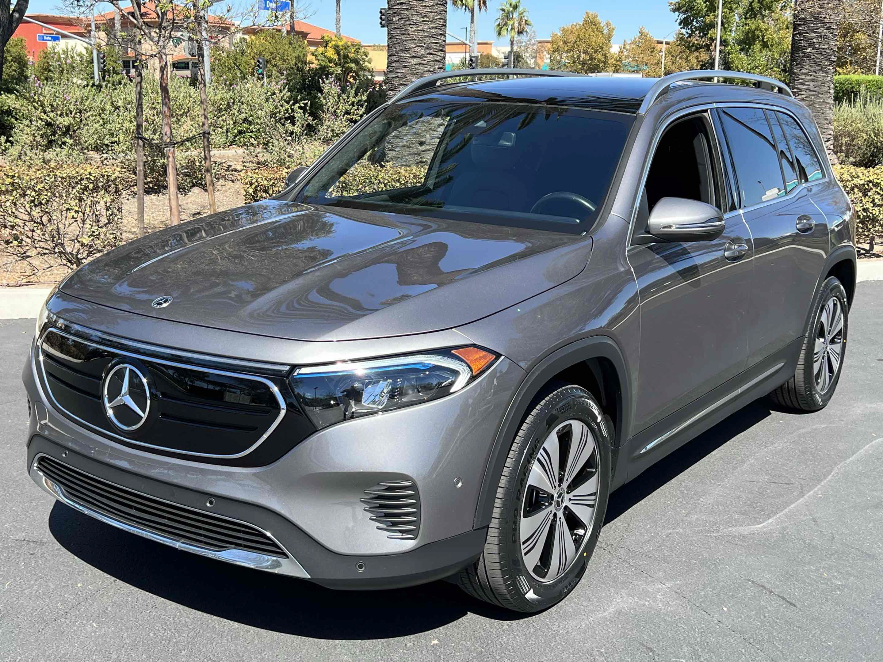 Used 2023 Mercedes-Benz EQB 300 4MATIC image 16
