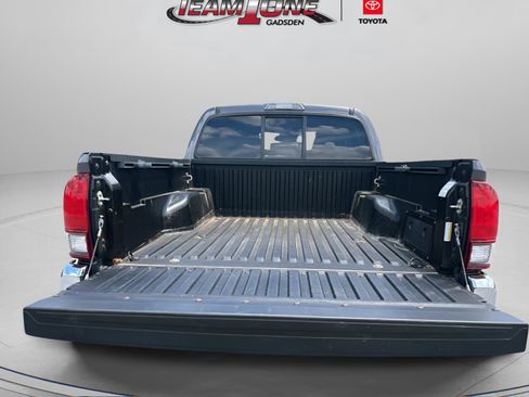 Used 2019 Toyota Tacoma SR5 RWD image 8