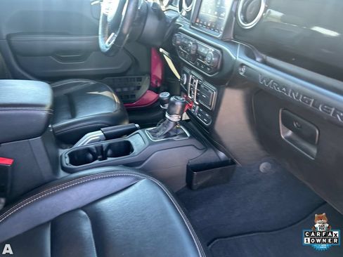 Certified 2022 Jeep Wrangler Unlimited Rubicon w/ Xtreme Recon 35" Tire Package AWD/4WD image 13