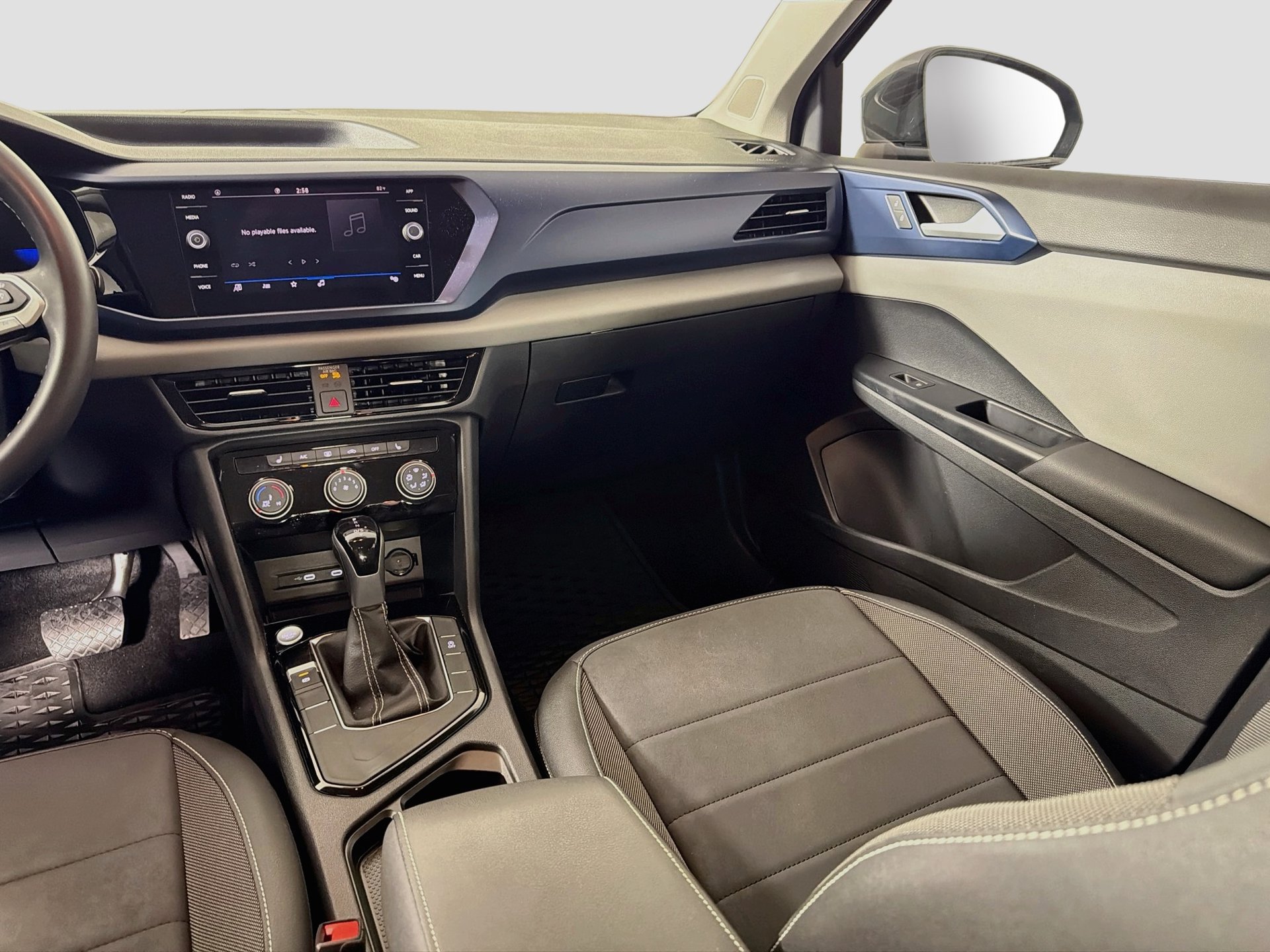Certified 2023 Volkswagen Taos SE FWD image 22
