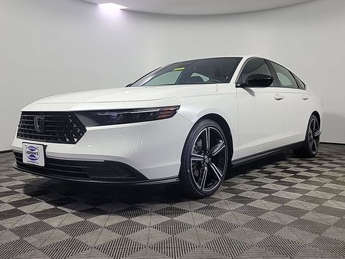 Certified 2025 Honda Accord Sport image 11