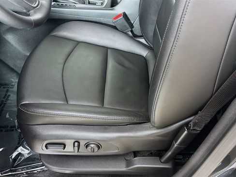 Used 2018 Chevrolet Equinox Premier AWD/4WD image 25
