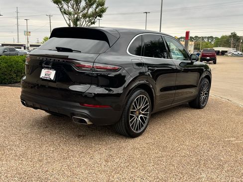 Used 2020 Porsche Cayenne image 8
