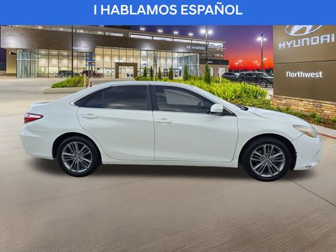 Used 2017 Toyota Camry SE FWD image 5