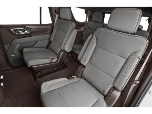 Used 2023 GMC Yukon SLT w/ SLT Luxury Package AWD/4WD image 16