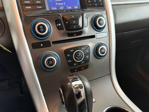 Used 2013 Ford Edge SEL image 18