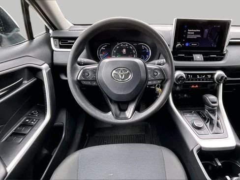 Used 2024 Toyota RAV4 LE AWD/4WD image 5
