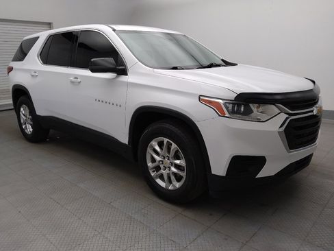 Used 2021 Chevrolet Traverse LS FWD image 11