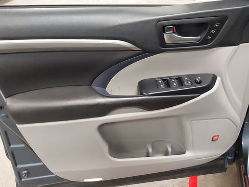 Used 2019 Toyota Highlander Limited Platinum image 24