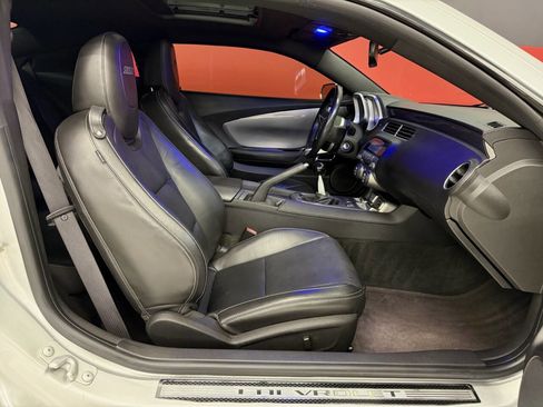 Used 2010 Chevrolet Camaro SS RWD image 39
