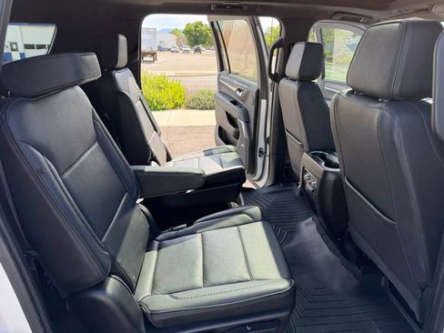 Used 2021 GMC Yukon XL Denali AWD/4WD image 32