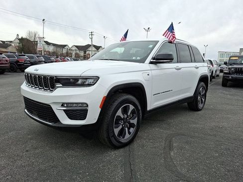 Used 2022 Jeep Grand Cherokee Limited 4xe w/ Luxury Tech Group II AWD/4WD image 3