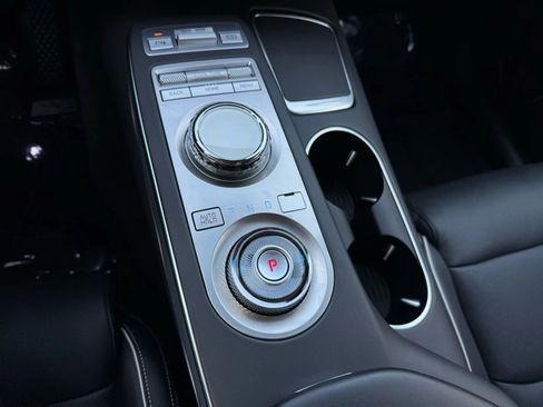 Used 2024 Genesis Electrified GV70 image 39