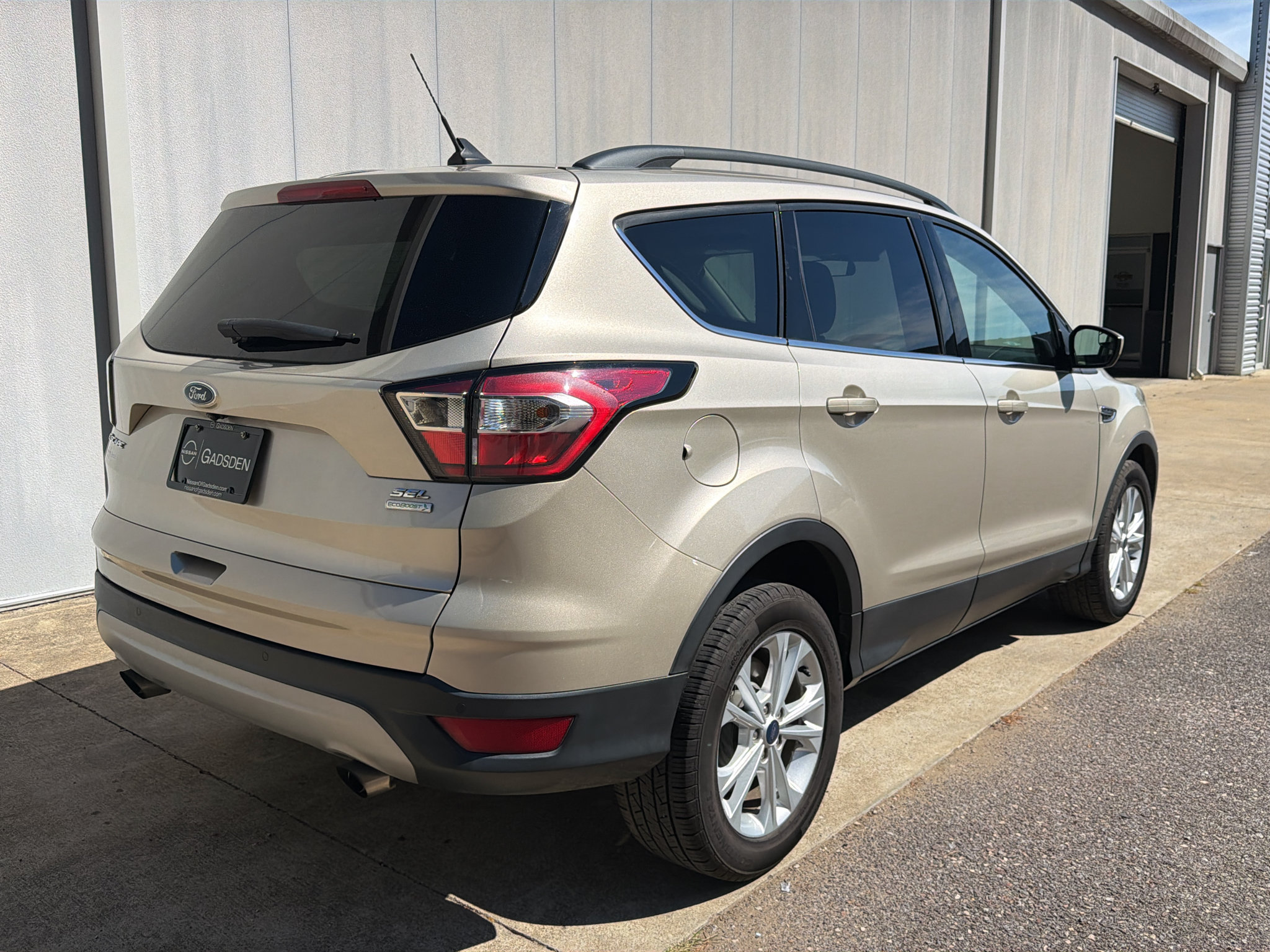 Used 2018 Ford Escape SEL FWD image 2