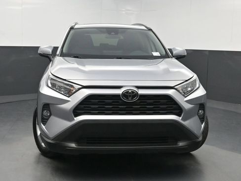 Used 2021 Toyota RAV4 XLE w/ Convenience Package FWD image 38