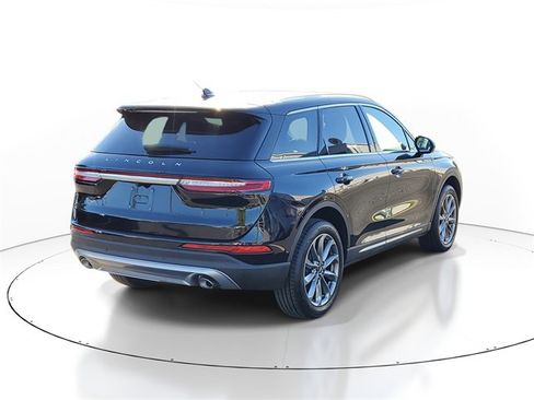 Used 2021 Lincoln Corsair AWD w/ Premium Package image 3