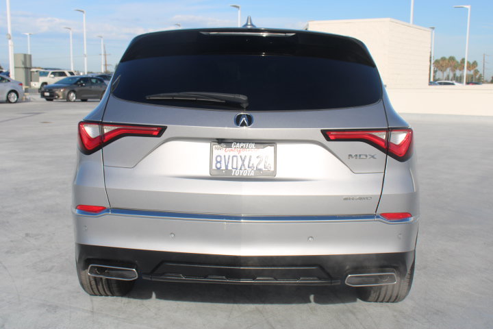 Used 2022 Acura MDX w/ Technology Package AWD/4WD image 4