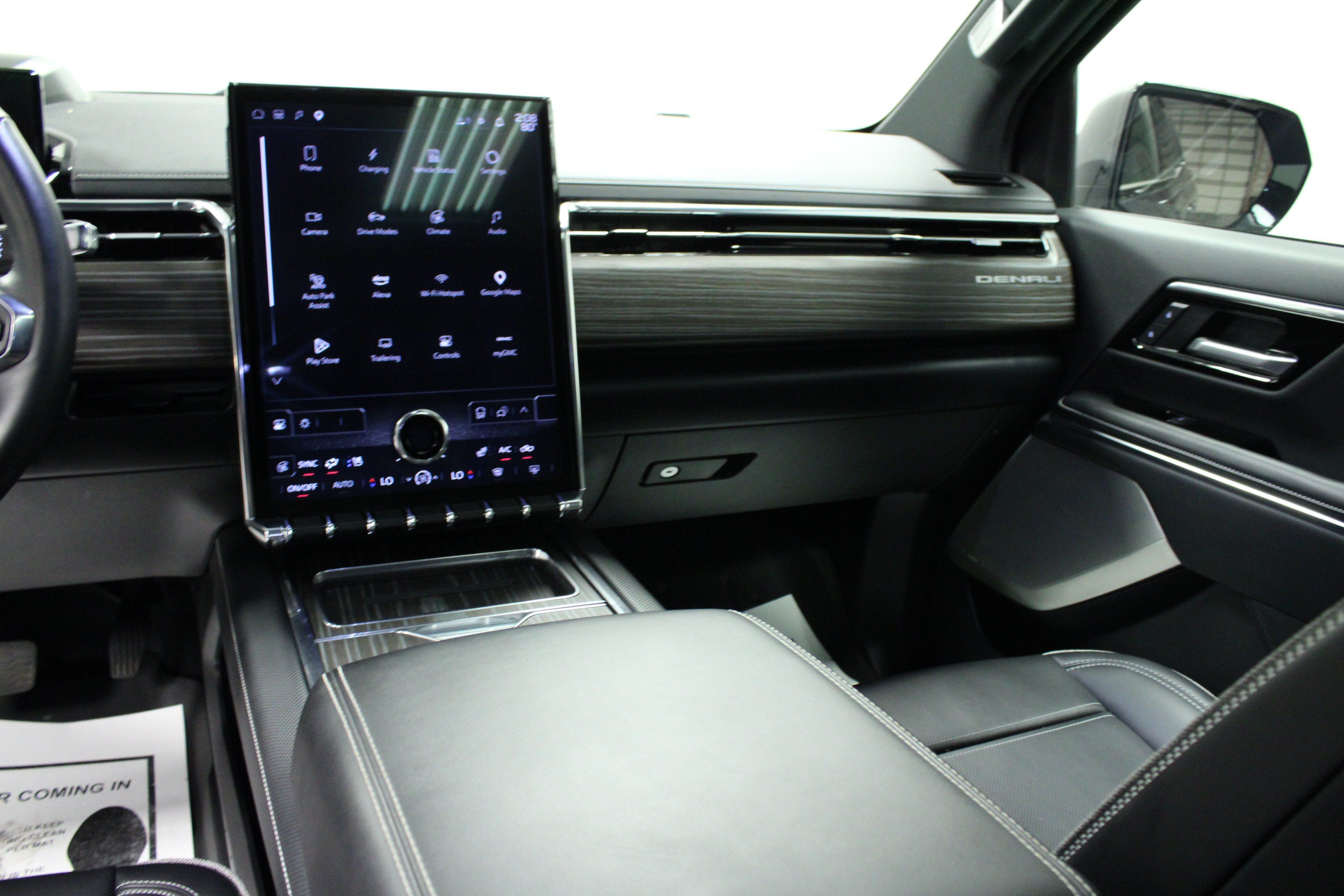 Used 2025 GMC Sierra EV Denali AWD/4WD image 19
