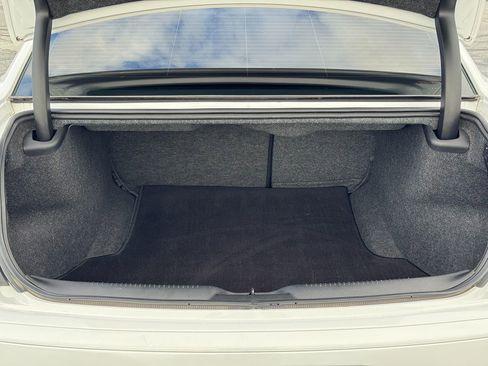 Used 2022 Chrysler 300 Touring L w/ Safetytec Plus Group image 24