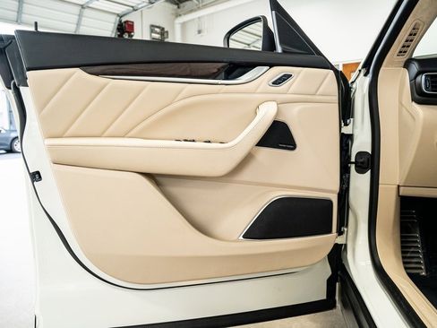 Used 2022 Maserati Levante Modena image 32