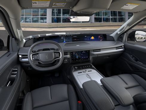 New 2026 Lincoln Navigator Premiere image 9