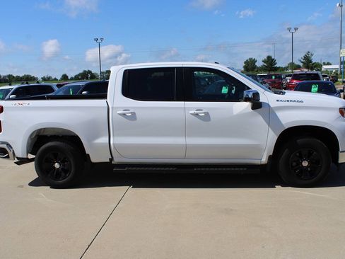 Used 2025 Chevrolet Silverado 1500 LT AWD/4WD image 4