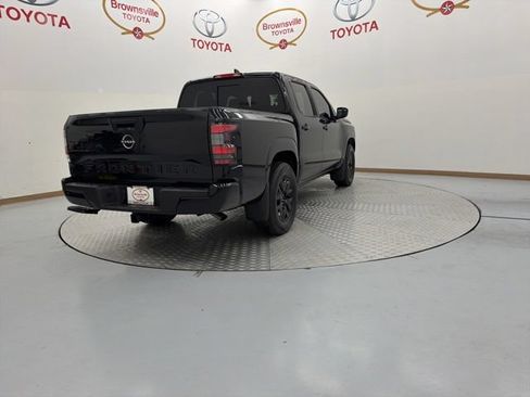 Used 2026 Nissan Frontier SV w/ Tow Package RWD image 8