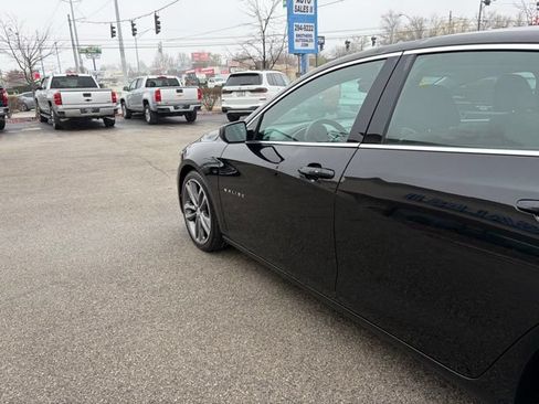 Used 2021 Chevrolet Malibu LT FWD image 4