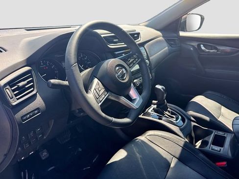 Used 2017 Nissan Rogue SL w/ SL Premium Package AWD/4WD image 13