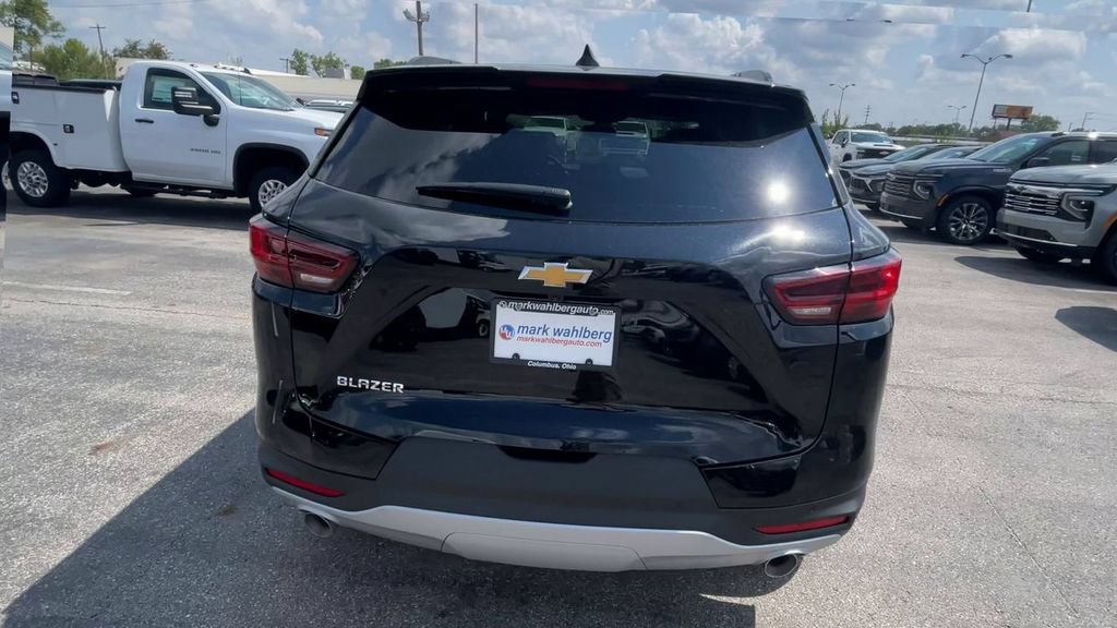 New 2026 Chevrolet Blazer LT w/ Convenience Package FWD image 9
