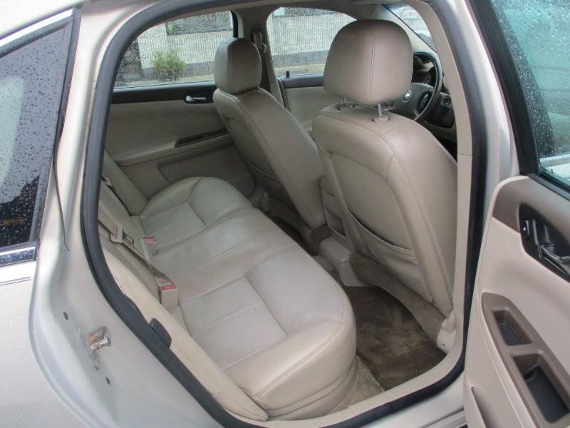 Used 2008 Chevrolet Impala LT w/ Luxury Edition Package FWD image 8
