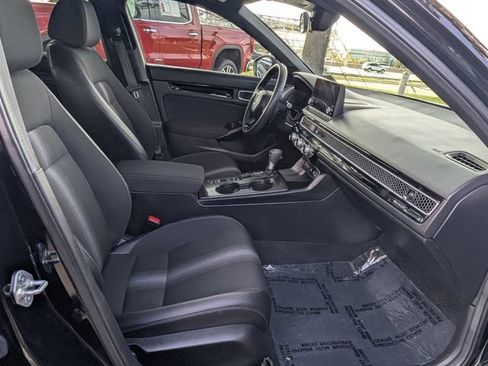 Used 2025 Honda Civic Sport image 31