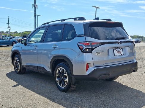 Used 2025 Subaru Forester Premium w/ Convenience Package #1 image 4