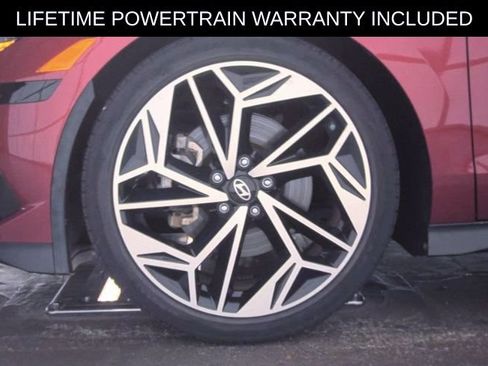 Used 2023 Hyundai Ioniq 6 SEL RWD image 4