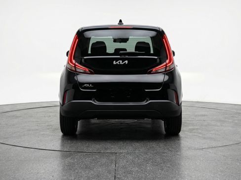 Used 2025 Kia Soul LX w/ LX Technology Package image 7