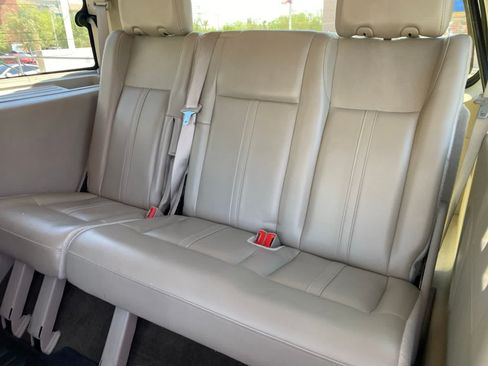 Used 2015 Lincoln Navigator 2WD image 14