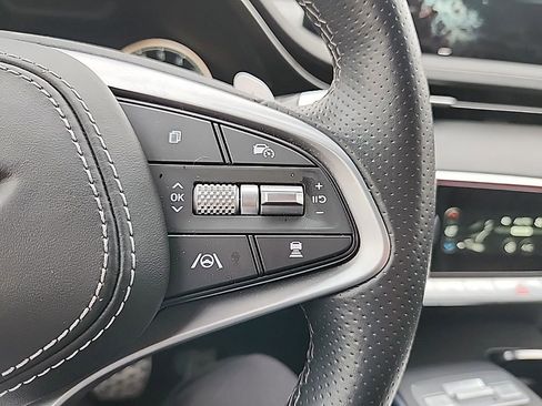 Used 2025 Genesis GV70 3.5T Sport w/ Sport Prestige Package image 9