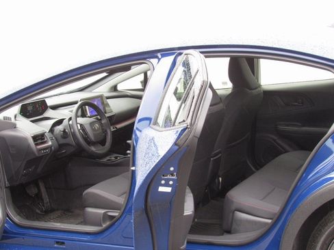 Used 2026 Toyota Prius SE image 13