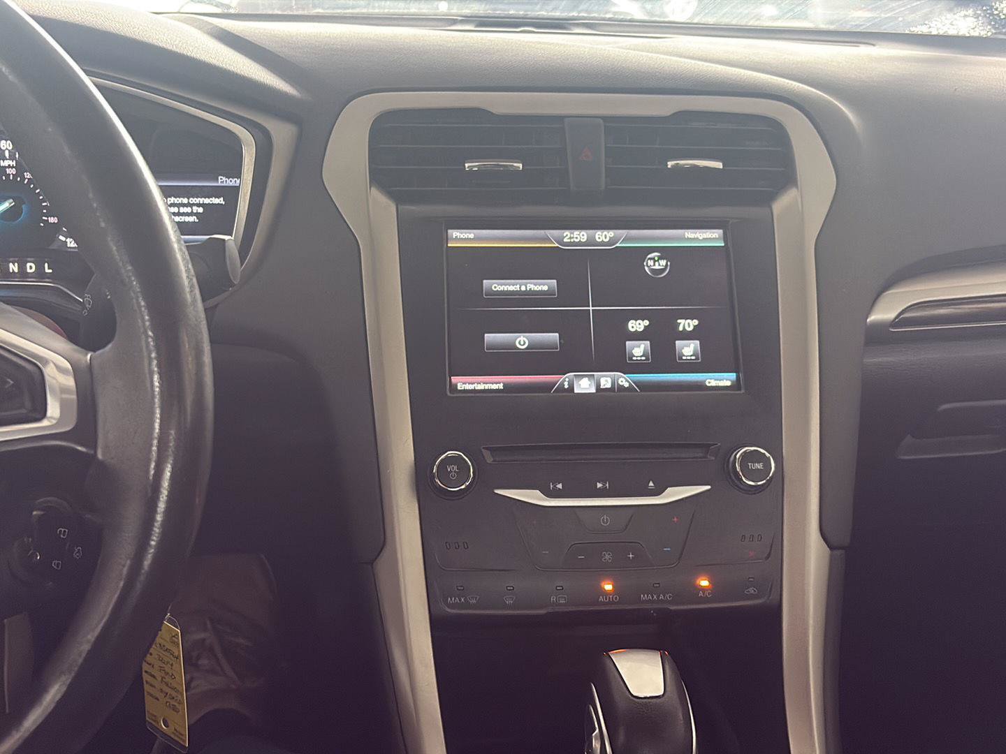 Used 2014 Ford Fusion SE w/ Equipment Group 502A FWD image 12