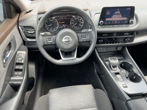 Used 2023 Nissan Rogue SV image 26