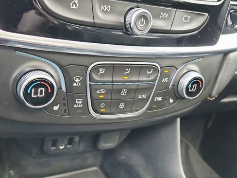 Used 2018 Chevrolet Traverse LT image 30