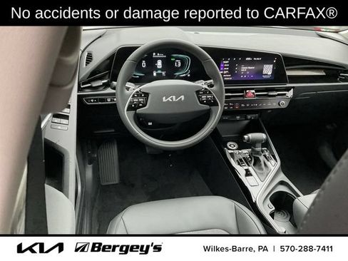 Certified 2023 Kia Niro EX FWD image 2