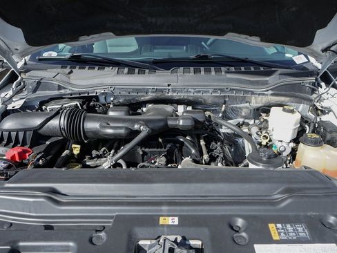 Used 2017 Ford F550 2WD Regular Cab Super Duty image 20