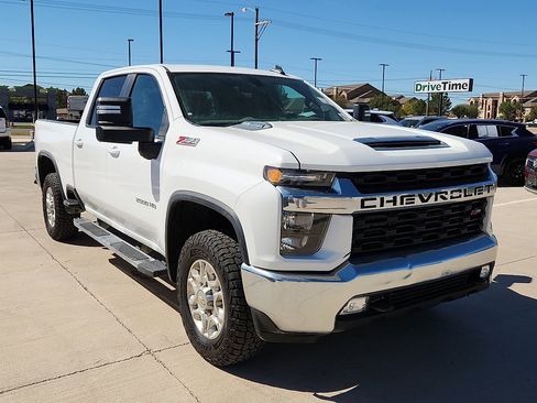 Used 2023 Chevrolet Silverado 2500 LT w/ Convenience Package image 4